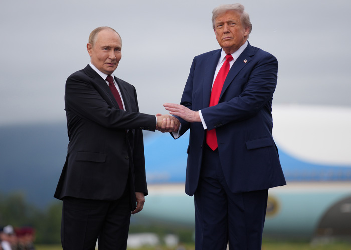 Melania Trump Confidant Shared First Lady’s Secret Letters That Left Recipients Speechless