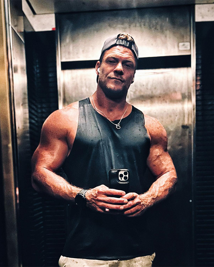 Alan Ritchson Speaks Out About Wild Fight With Neighbor For The First Time Alan Ritchson Speaks Out About Wild Fight With Neighbor For The First Time