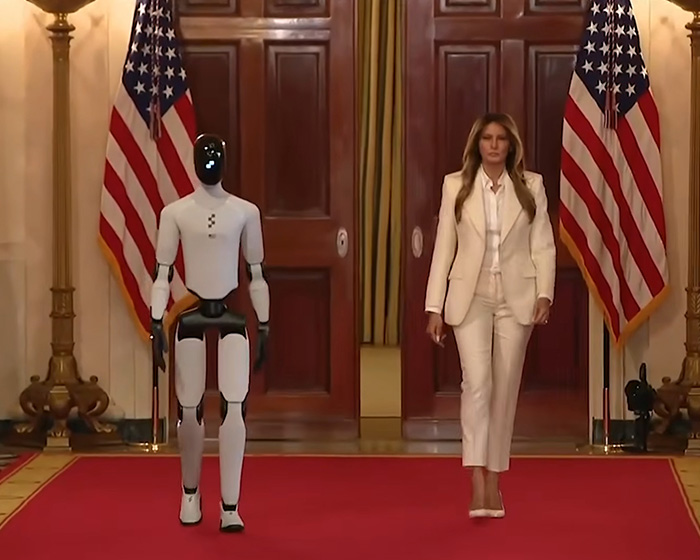 Melania Trump’s Moment With Robot Has Everyone Spotting The Same Strange Detail
