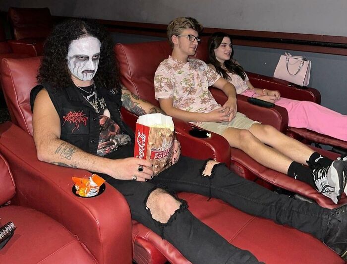 63 Wholesome And Heartwarming Examples Of Men Being In Touch With Their Inner Child (New Pics) 63 Wholesome And Heartwarming Examples Of Men Being In Touch With Their Inner Child (New Pics)