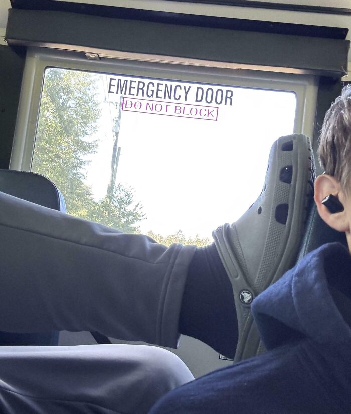 “NYC Is A Simulation”: 47 Times People’s Commutes Were Ruined By Completely Unhinged And Entitled Passengers (New Pics) “NYC Is A Simulation”: 47 Times People’s Commutes Were Ruined By Completely Unhinged And Entitled Passengers (New Pics)