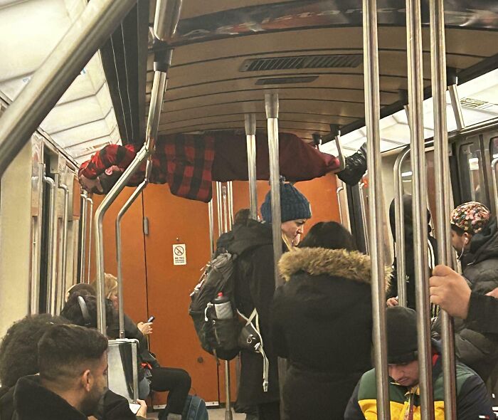 “NYC Is A Simulation”: 47 Times People’s Commutes Were Ruined By Completely Unhinged And Entitled Passengers (New Pics) “NYC Is A Simulation”: 47 Times People’s Commutes Were Ruined By Completely Unhinged And Entitled Passengers (New Pics)