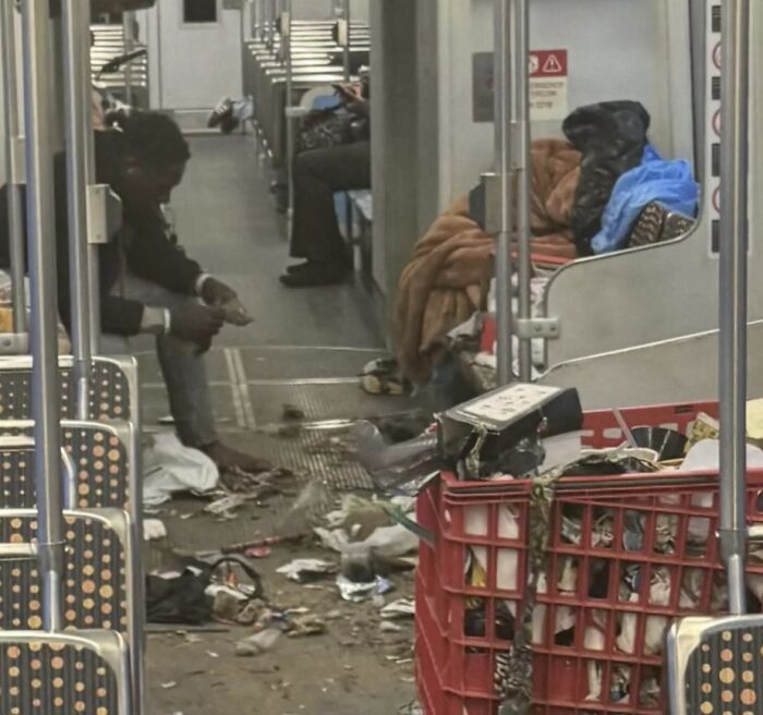 “NYC Is A Simulation”: 47 Times People’s Commutes Were Ruined By Completely Unhinged And Entitled Passengers (New Pics) “NYC Is A Simulation”: 47 Times People’s Commutes Were Ruined By Completely Unhinged And Entitled Passengers (New Pics)