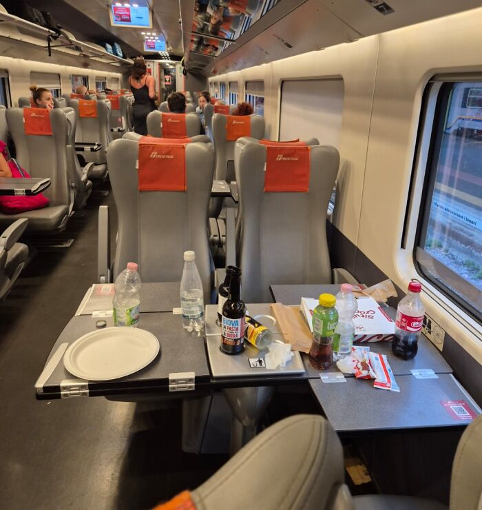 “NYC Is A Simulation”: 47 Times People’s Commutes Were Ruined By Completely Unhinged And Entitled Passengers (New Pics) “NYC Is A Simulation”: 47 Times People’s Commutes Were Ruined By Completely Unhinged And Entitled Passengers (New Pics)