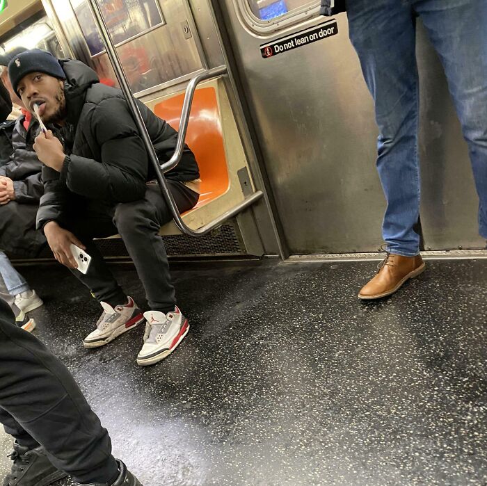 “NYC Is A Simulation”: 47 Times People’s Commutes Were Ruined By Completely Unhinged And Entitled Passengers (New Pics) “NYC Is A Simulation”: 47 Times People’s Commutes Were Ruined By Completely Unhinged And Entitled Passengers (New Pics)