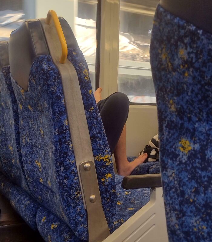 “NYC Is A Simulation”: 47 Times People’s Commutes Were Ruined By Completely Unhinged And Entitled Passengers (New Pics) “NYC Is A Simulation”: 47 Times People’s Commutes Were Ruined By Completely Unhinged And Entitled Passengers (New Pics)