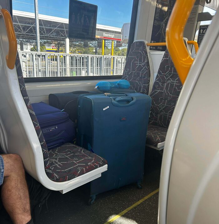 “NYC Is A Simulation”: 47 Times People’s Commutes Were Ruined By Completely Unhinged And Entitled Passengers (New Pics) “NYC Is A Simulation”: 47 Times People’s Commutes Were Ruined By Completely Unhinged And Entitled Passengers (New Pics)