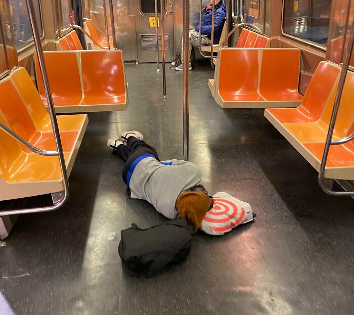 “NYC Is A Simulation”: 47 Times People’s Commutes Were Ruined By Completely Unhinged And Entitled Passengers (New Pics) “NYC Is A Simulation”: 47 Times People’s Commutes Were Ruined By Completely Unhinged And Entitled Passengers (New Pics)