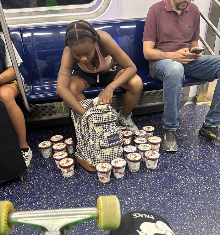 “NYC Is A Simulation”: 47 Times People’s Commutes Were Ruined By Completely Unhinged And Entitled Passengers (New Pics) “NYC Is A Simulation”: 47 Times People’s Commutes Were Ruined By Completely Unhinged And Entitled Passengers (New Pics)
