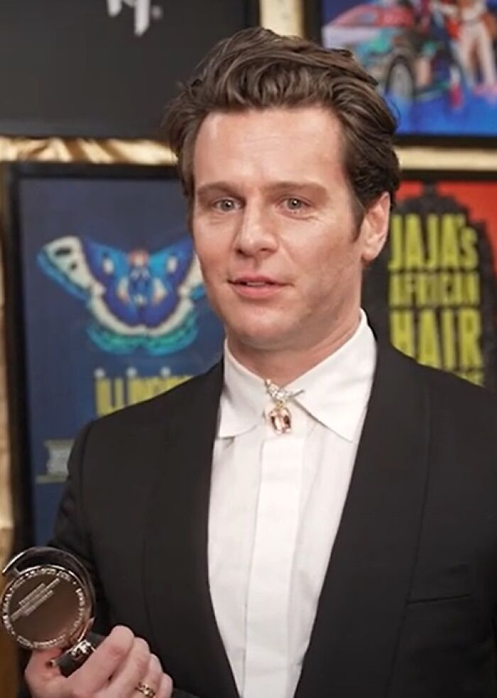 Jonathan Groff: Bio And Career Highlights