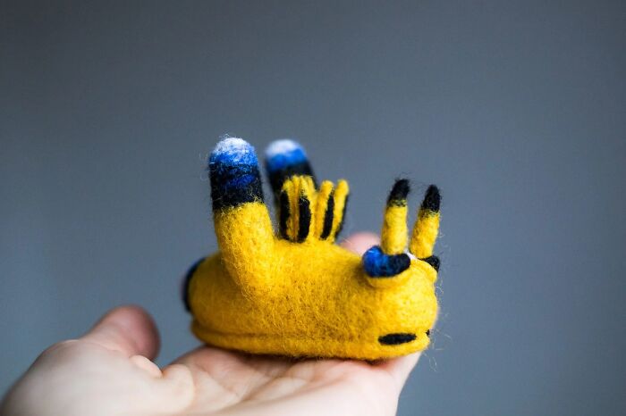 Artist Creates Adorable Felted Figurines Inspired By Colorful Sea Slug Species (34 Pics)