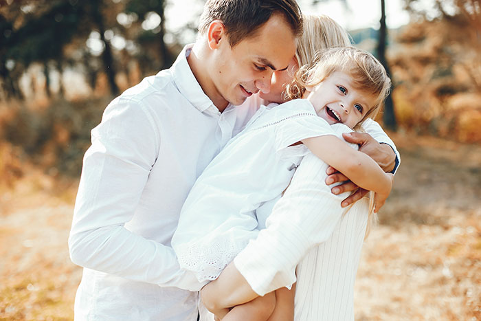 Bride Discovers Dad’s Dirty Secret Days Before Wedding And Kicks Him Out, Family Goes Ballistic