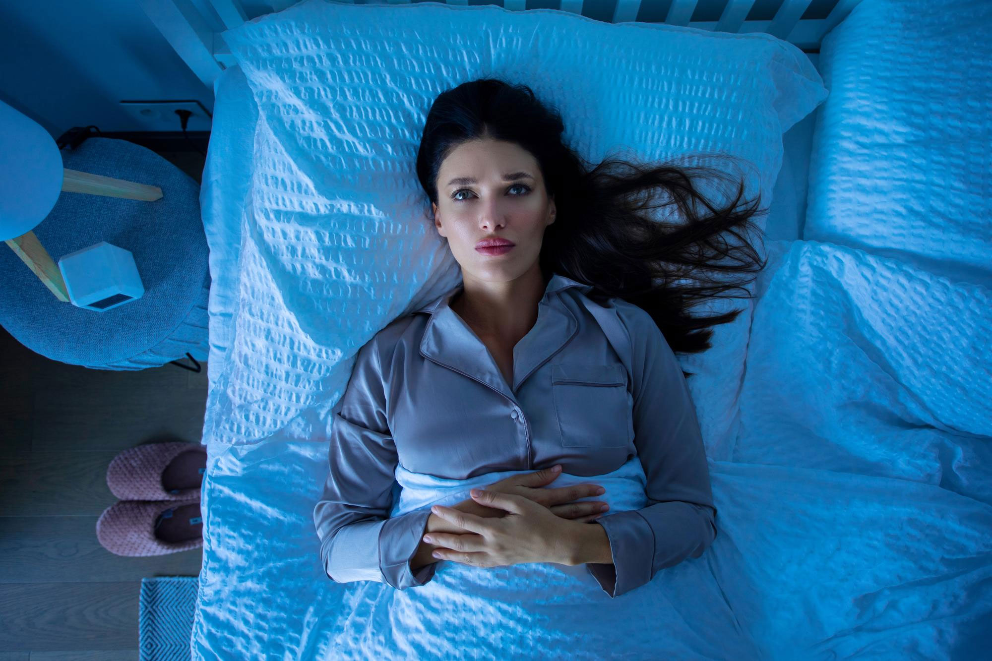 Wife Sees Hubby Without Shirt And Bestie Naked After Hearing Moaning, Has A Feeling Something Happened