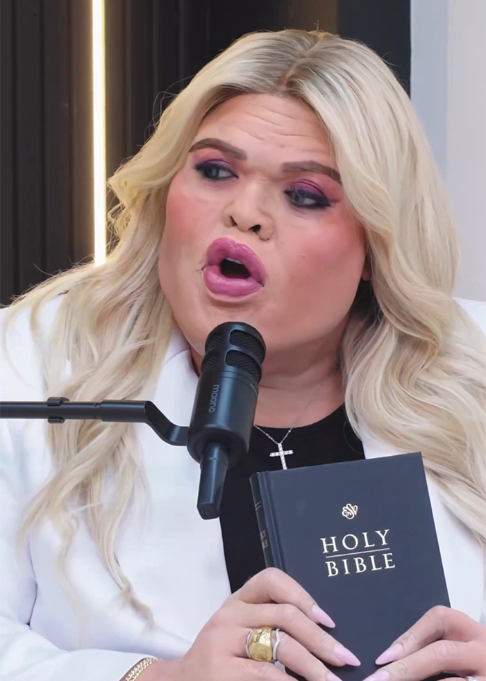 Black Comedian Faces Backlash After Donning “White Face” To Mock Erika Kirk Black Comedian Faces Backlash After Donning “White Face” To Mock Erika Kirk