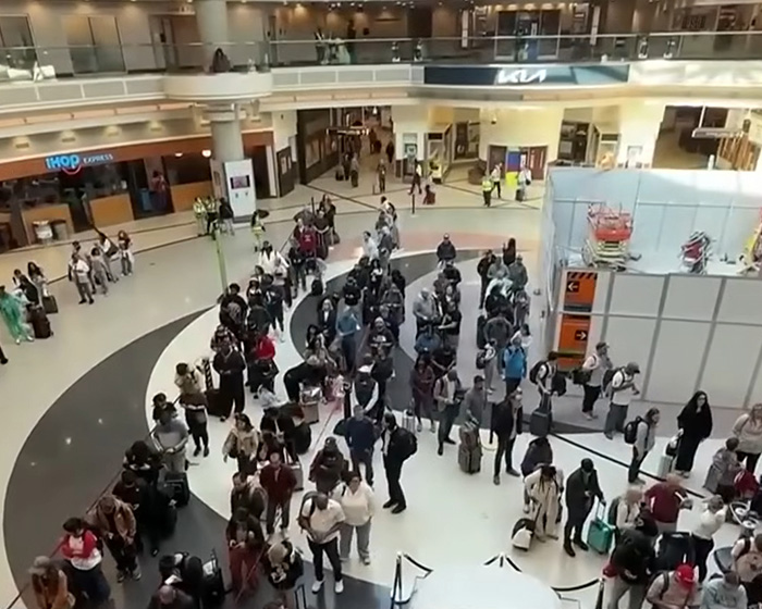 Internet Explodes Over Brooklyn Man&rsquo;s Priceless Reaction To ICE At The Airport