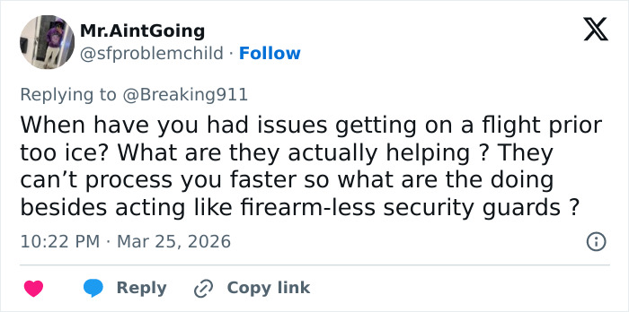 Internet Explodes Over Brooklyn Man&rsquo;s Priceless Reaction To ICE At The Airport