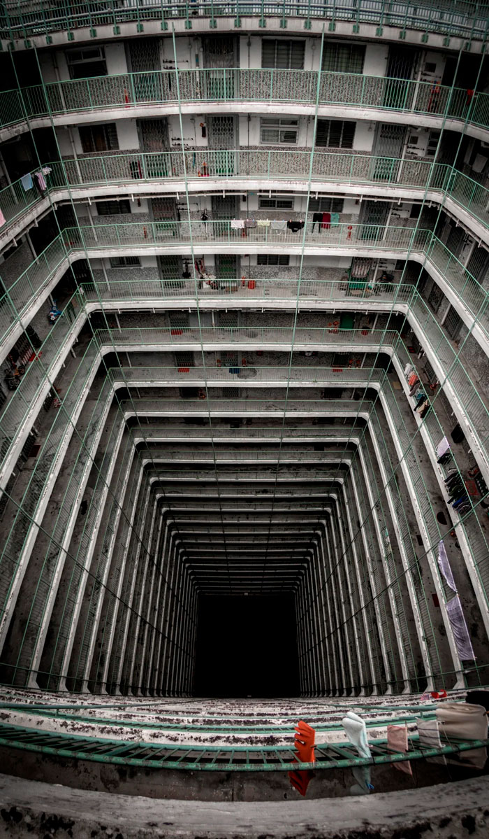 “This Is Insanity”: 83 Dystopian ‘Urban Hell’ Photos That Show The True Price Of Modern Life (New Pics) “This Is Insanity”: 83 Dystopian ‘Urban Hell’ Photos That Show The True Price Of Modern Life (New Pics)