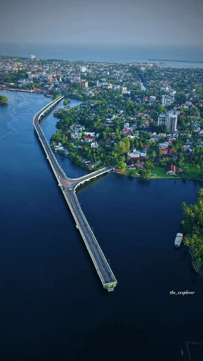 “This Is Insanity”: 83 Dystopian ‘Urban Hell’ Photos That Show The True Price Of Modern Life (New Pics) “This Is Insanity”: 83 Dystopian ‘Urban Hell’ Photos That Show The True Price Of Modern Life (New Pics)