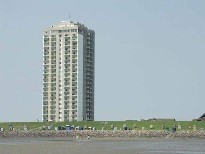 “This Is Insanity”: 83 Dystopian ‘Urban Hell’ Photos That Show The True Price Of Modern Life (New Pics) “This Is Insanity”: 83 Dystopian ‘Urban Hell’ Photos That Show The True Price Of Modern Life (New Pics)