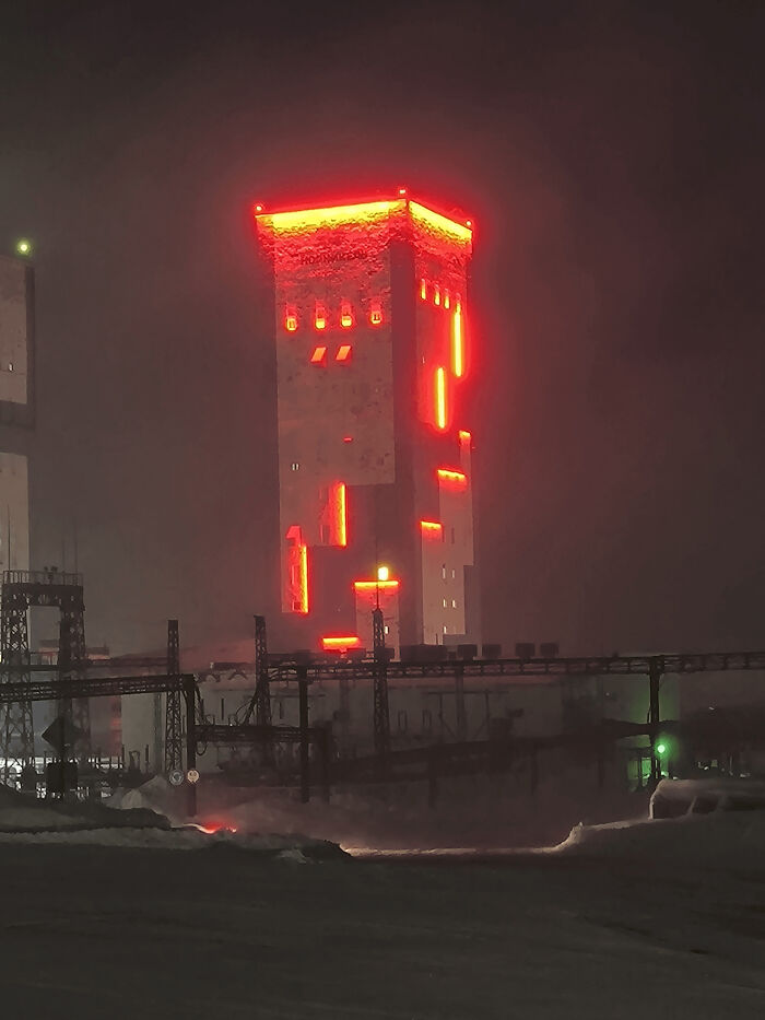 “This Is Insanity”: 83 Dystopian ‘Urban Hell’ Photos That Show The True Price Of Modern Life (New Pics) “This Is Insanity”: 83 Dystopian ‘Urban Hell’ Photos That Show The True Price Of Modern Life (New Pics)