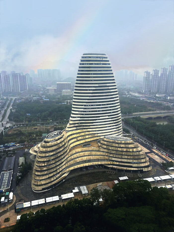 “This Is Insanity”: 83 Dystopian ‘Urban Hell’ Photos That Show The True Price Of Modern Life (New Pics) “This Is Insanity”: 83 Dystopian ‘Urban Hell’ Photos That Show The True Price Of Modern Life (New Pics)