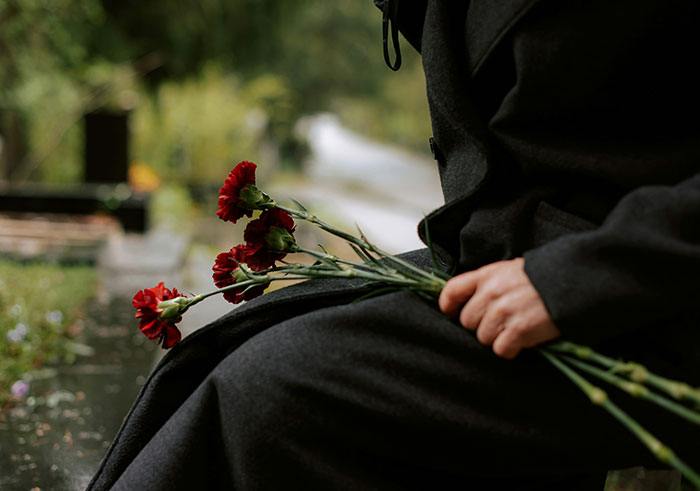 &ldquo;I&rsquo;ll Never Forget That&rdquo;: 47 Funeral Moments That Became Memorable For All The Wrong Reasons