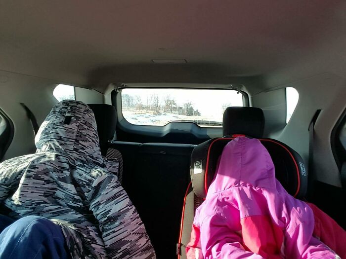 49 Hilarious Examples Of Sibling Rivalry That Might Remind You Of Your Childhood 49 Hilarious Examples Of Sibling Rivalry That Might Remind You Of Your Childhood