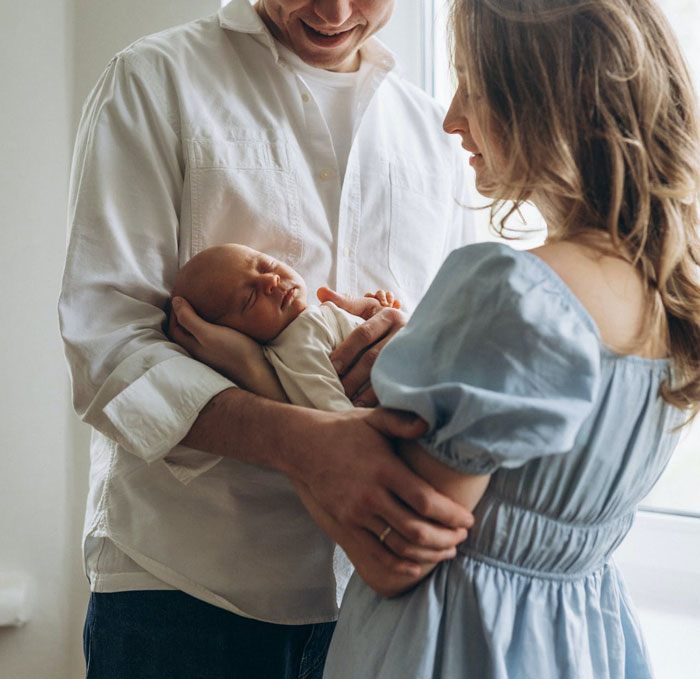 Dad Refuses To Help With Newborn And Keeps Inviting Family Over, Wife Makes Him Walk In Her Shoes