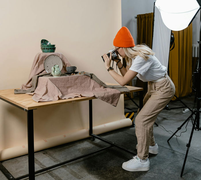 Guy Regrets Dissing Sister’s Whole Career After She Invoices Him For All Her Free Work Guy Regrets Dissing Sister’s Whole Career After She Invoices Him For All Her Free Work