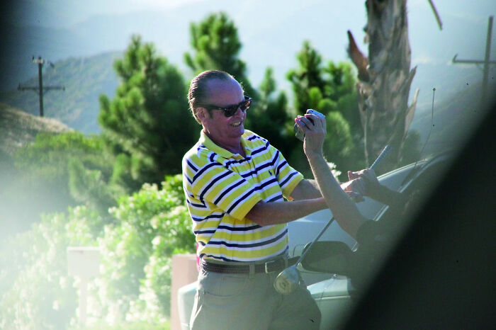 This Photographer Took 43 Bold And Hilarious Celebrity &ldquo;Candid&rdquo; Moments Using Lookalikes