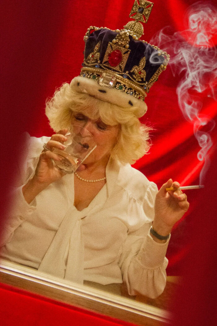 This Photographer Took 43 Bold And Hilarious Celebrity &ldquo;Candid&rdquo; Moments Using Lookalikes