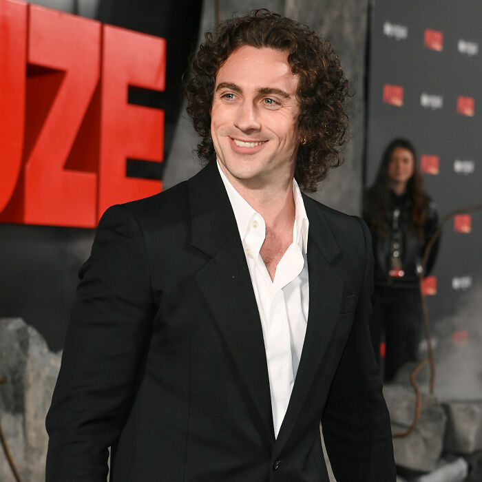 “Evolved Form Of Chalamet”: Aaron Taylor-Johnson’s Appearance Sparks Concern As Fans Notice Odd Changes “Evolved Form Of Chalamet”: Aaron Taylor-Johnson’s Appearance Sparks Concern As Fans Notice Odd Changes