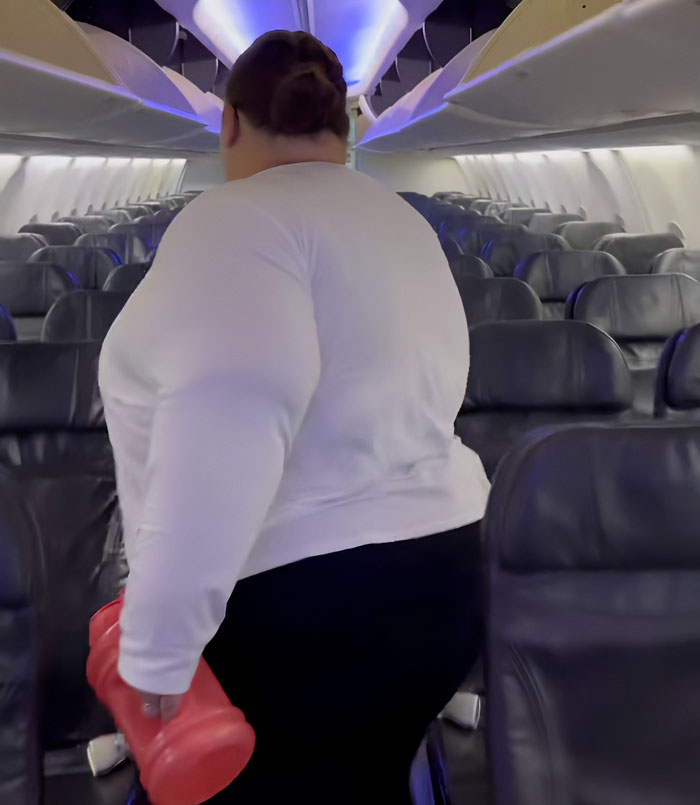 Airline’s New “Customer Of Size” Policy Sparks Backlash