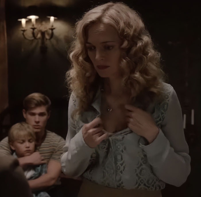 Heather Graham Slams Hollywood’s “Awkward” New Approach To Filming Intimate Scenes Heather Graham Slams Hollywood’s “Awkward” New Approach To Filming Intimate Scenes