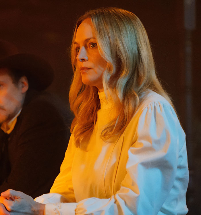 Heather Graham Slams Hollywood’s “Awkward” New Approach To Filming Intimate Scenes Heather Graham Slams Hollywood’s “Awkward” New Approach To Filming Intimate Scenes