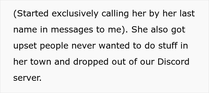 Woman Keeps Trying To Make Friend Of 10 Years Fall In Love With Her, Gets Blocked Instead