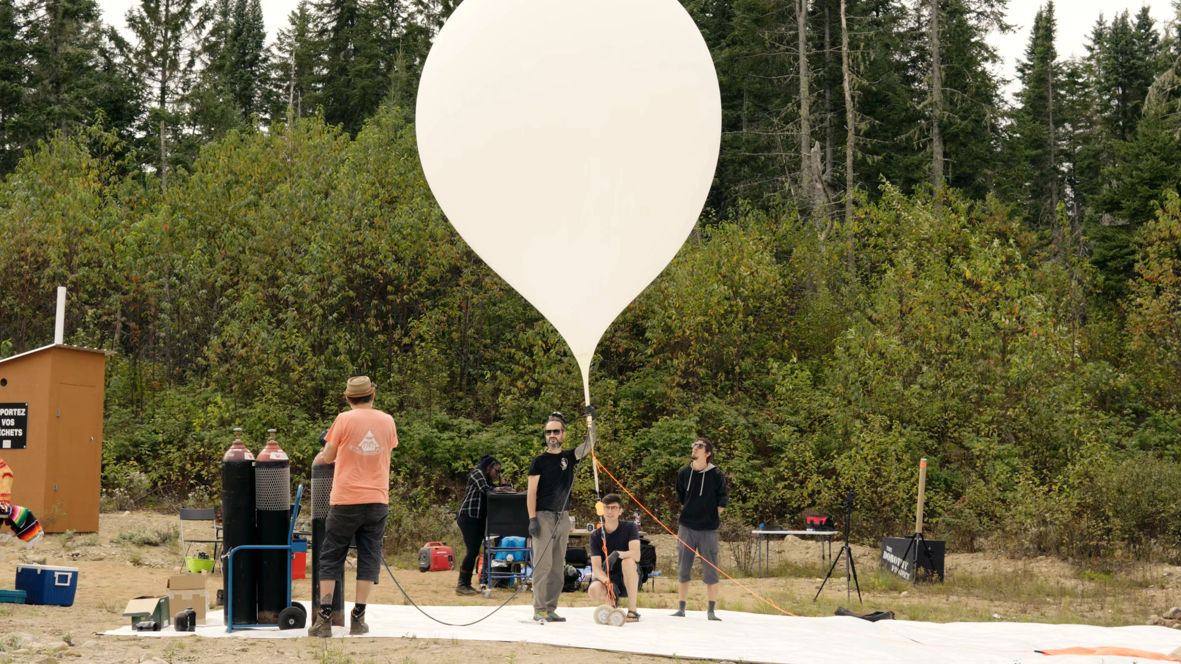 A Ghostly Silk Sculpture Was Launched To 33 Kilometers Above Earth To Test Material In Near-Space Conditions A Ghostly Silk Sculpture Was Launched To 33 Kilometers Above Earth To Test Material In Near-Space Conditions