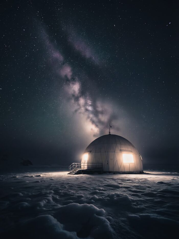 This Photographer Created 40 Unreal Landscapes And Wildlife Scenes Using AI