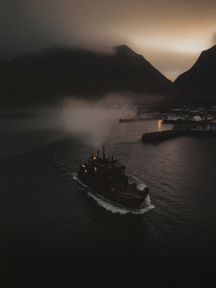 This Photographer Created 40 Unreal Landscapes And Wildlife Scenes Using AI