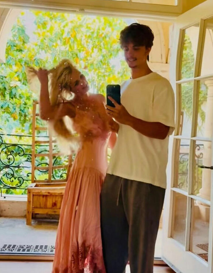 Britney Spears’ Clip From Yacht Day With Sons Sparks Conspiracy Theories After Fans Notice Odd Details