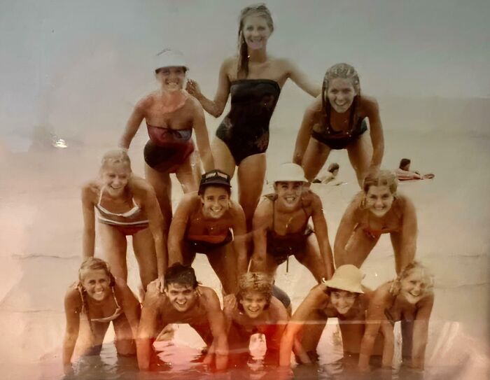 55 Nostalgic Pics Of Young People Having The Absolute Time Of Their Lives During Spring Break