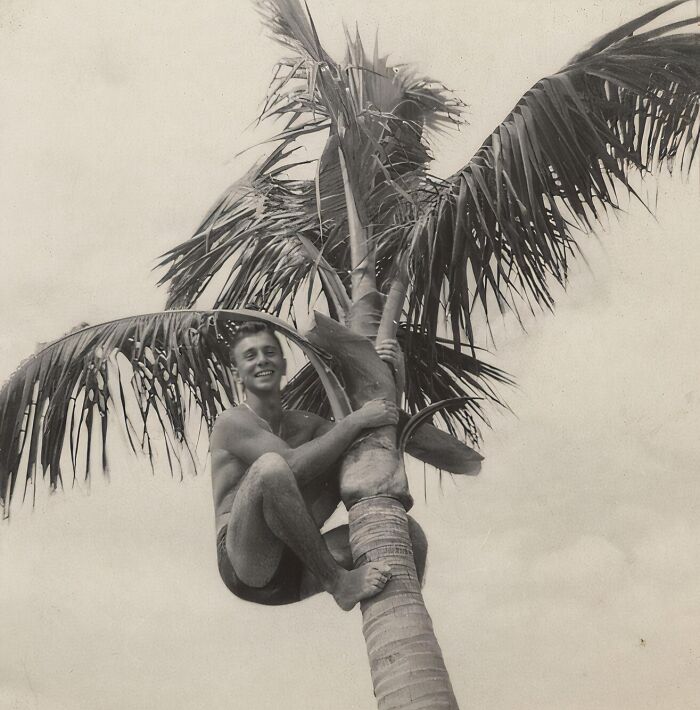 55 Nostalgic Pics Of Young People Having The Absolute Time Of Their Lives During Spring Break