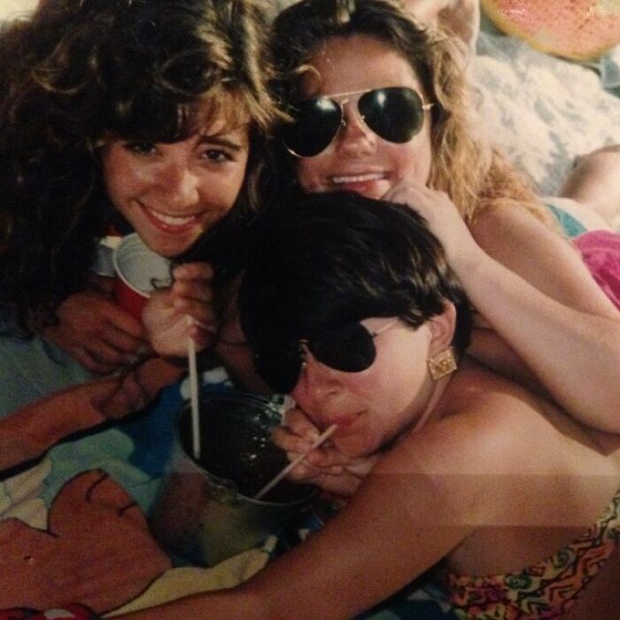 55 Nostalgic Pics Of Young People Having The Absolute Time Of Their Lives During Spring Break