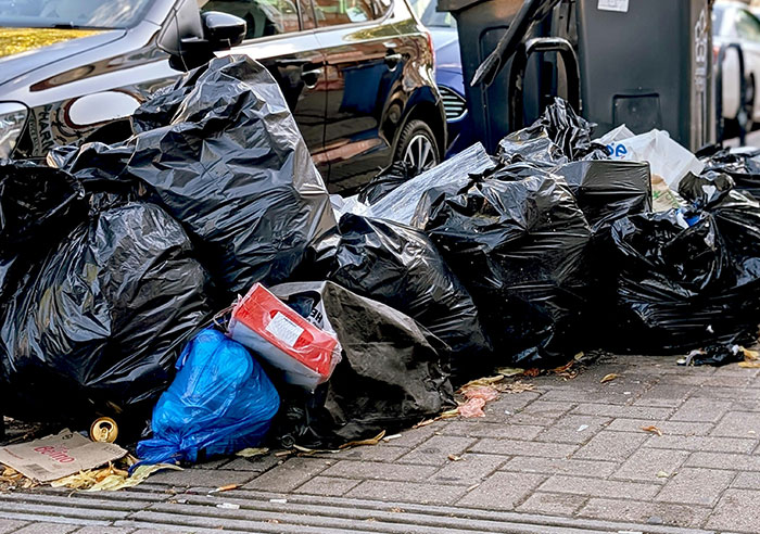 73 Things New Yorkers Don&rsquo;t Think Are Weird But Outsiders Noticed Immediately