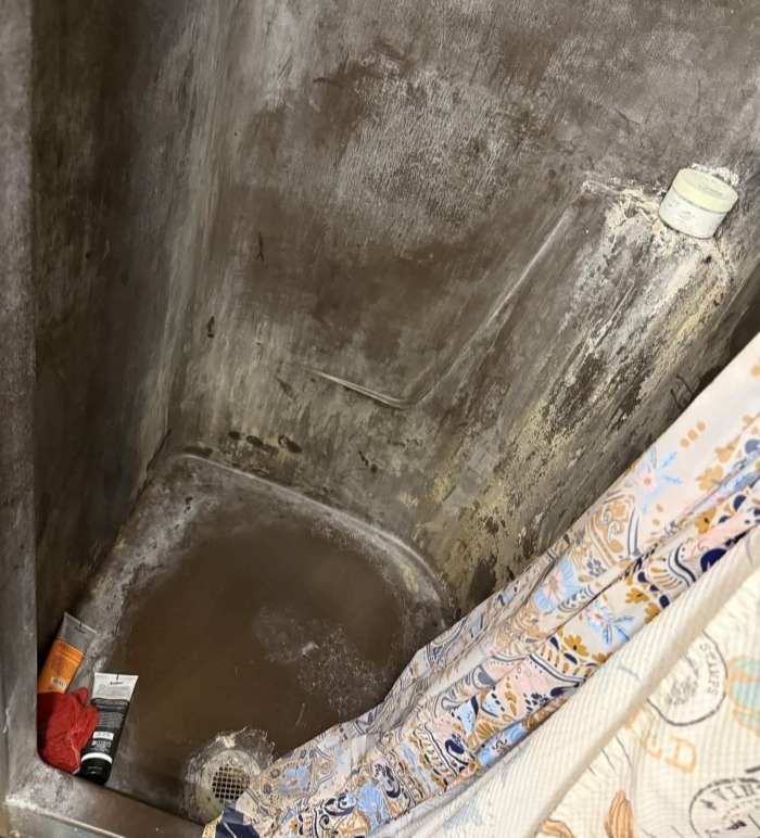 After 2 Years Of Long-Distance Relationship, Woman Finally Meets Her Boyfriend, Instantly Wants To Break Up After 2 Years Of Long-Distance Relationship, Woman Finally Meets Her Boyfriend, Instantly Wants To Break Up