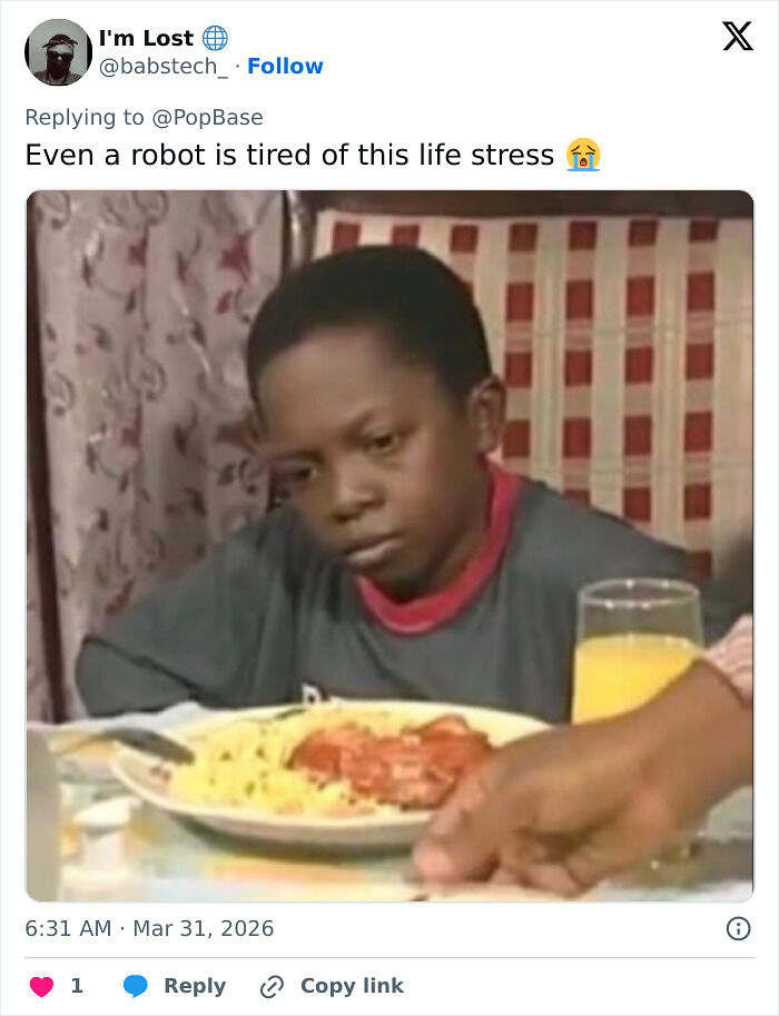 Disney’s Animatronic Olaf Suddenly Collapsed In Front Of Fans, The Internet Reacted In Hilarious Ways Disney’s Animatronic Olaf Suddenly Collapsed In Front Of Fans, The Internet Reacted In Hilarious Ways