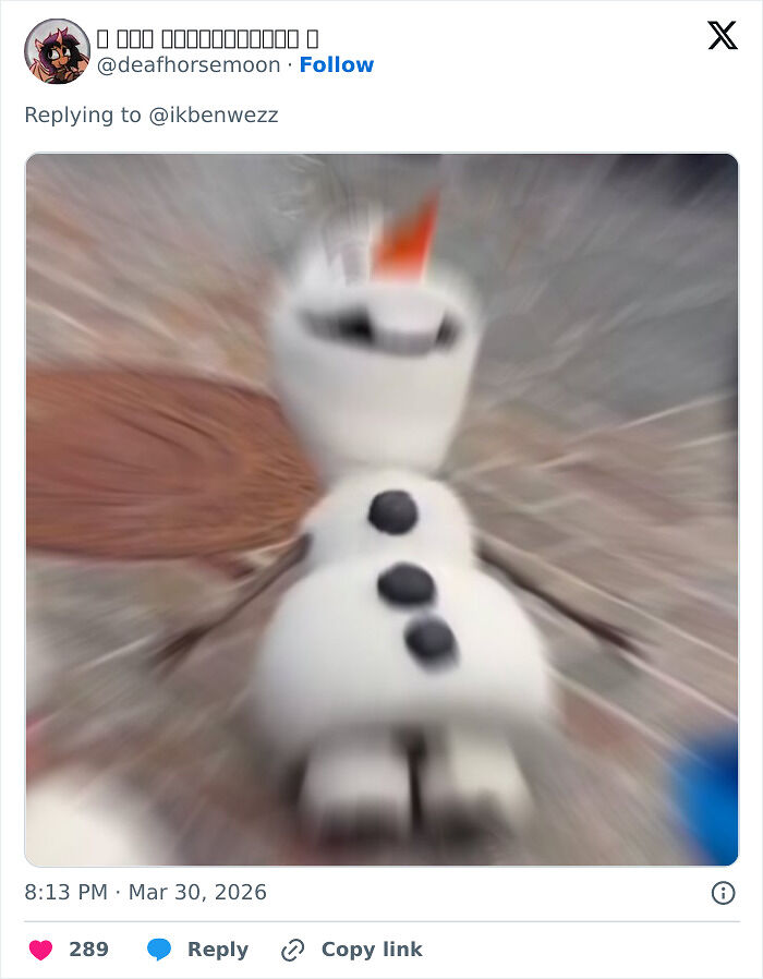 Disney’s Animatronic Olaf Suddenly Collapsed In Front Of Fans, The Internet Reacted In Hilarious Ways Disney’s Animatronic Olaf Suddenly Collapsed In Front Of Fans, The Internet Reacted In Hilarious Ways