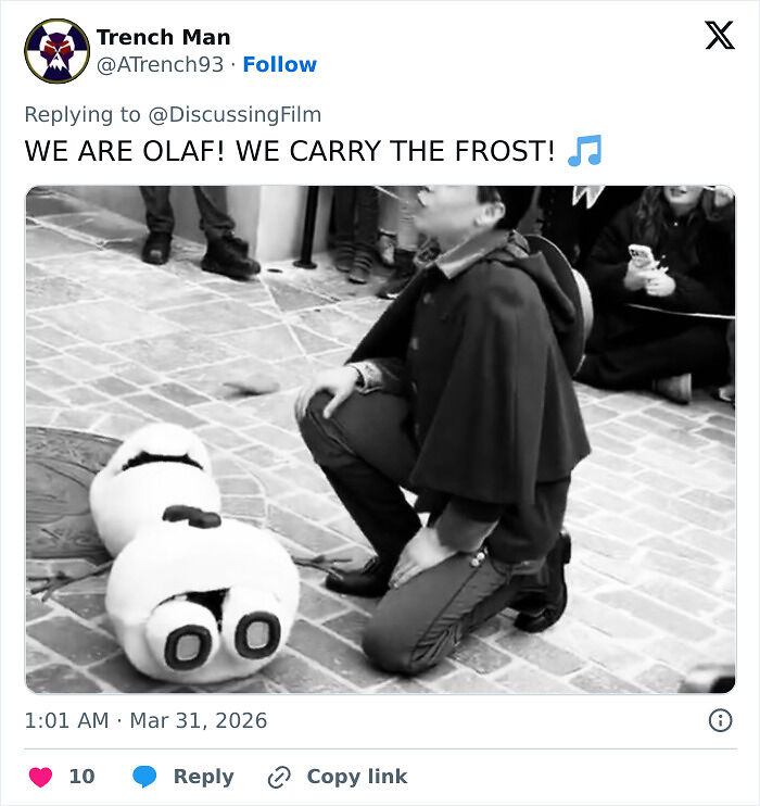 Disney’s Animatronic Olaf Suddenly Collapsed In Front Of Fans, The Internet Reacted In Hilarious Ways Disney’s Animatronic Olaf Suddenly Collapsed In Front Of Fans, The Internet Reacted In Hilarious Ways