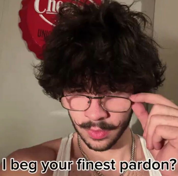 Disney’s Animatronic Olaf Suddenly Collapsed In Front Of Fans, The Internet Reacted In Hilarious Ways Disney’s Animatronic Olaf Suddenly Collapsed In Front Of Fans, The Internet Reacted In Hilarious Ways