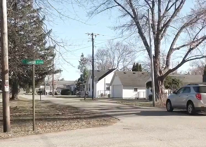 Mom Stabs Daughter In Tragic Episode, Says It Was To &lsquo;Protect&rsquo; Her From Elon Musk